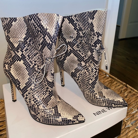 Genuine Leather Natural Snake Skin Print Nine West Tirzah Ankle Boots 6.5 - Picture 5 of 11